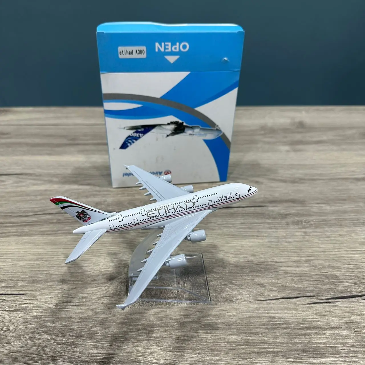AVION MINI AIRCRAFT MODEL AIRBUS A380 ETIHAD 14CM AVEC SUPPORT EN METAL